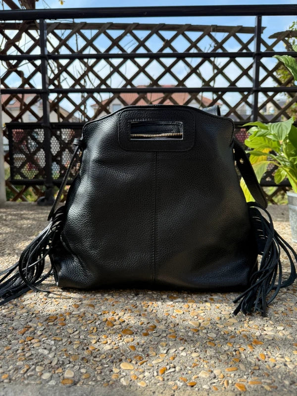 Sac femme Alba noir porté épaule en cuir italien grainé