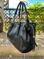     Sac Giulia cuir grainé détail des anses réglables