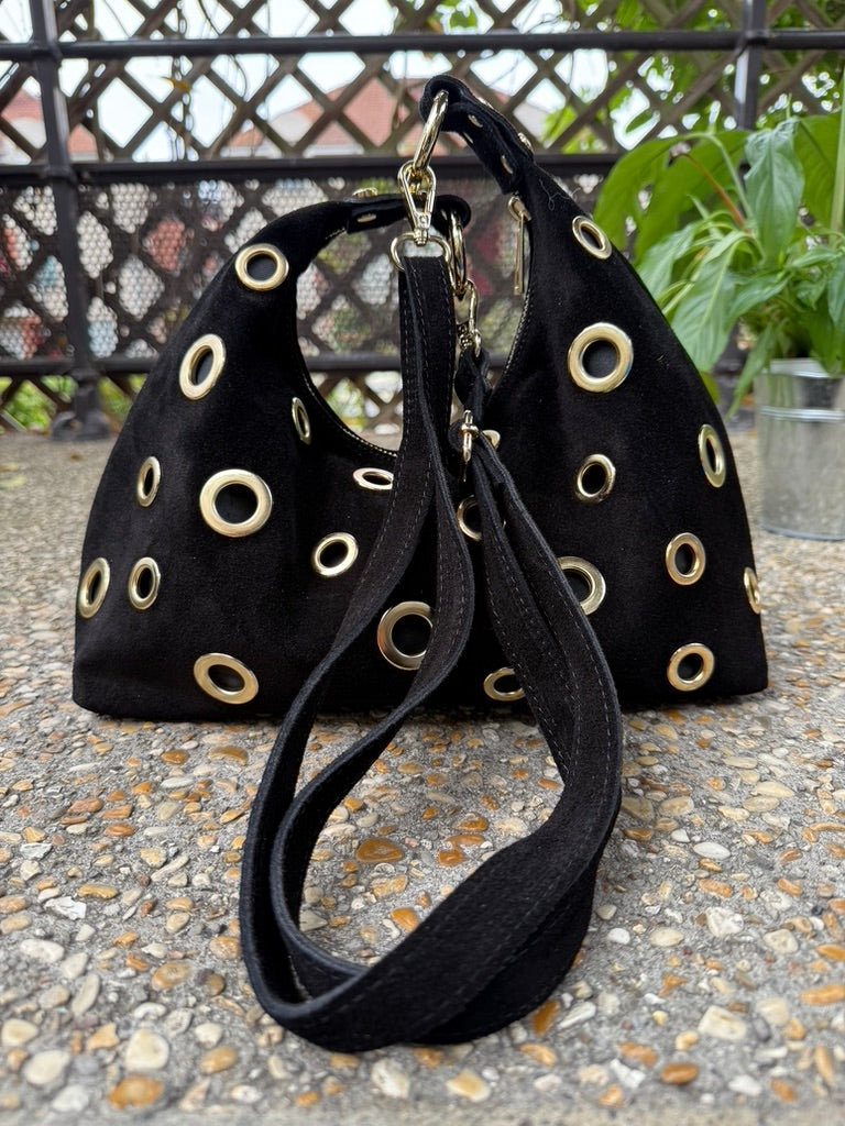     Détail des œillets métalliques du sac Emma