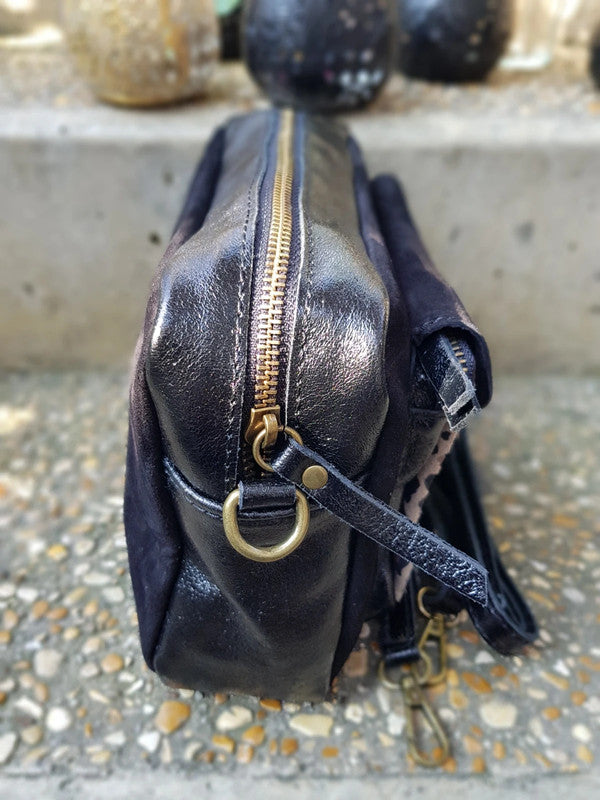     Profil du sac en cuir irisé