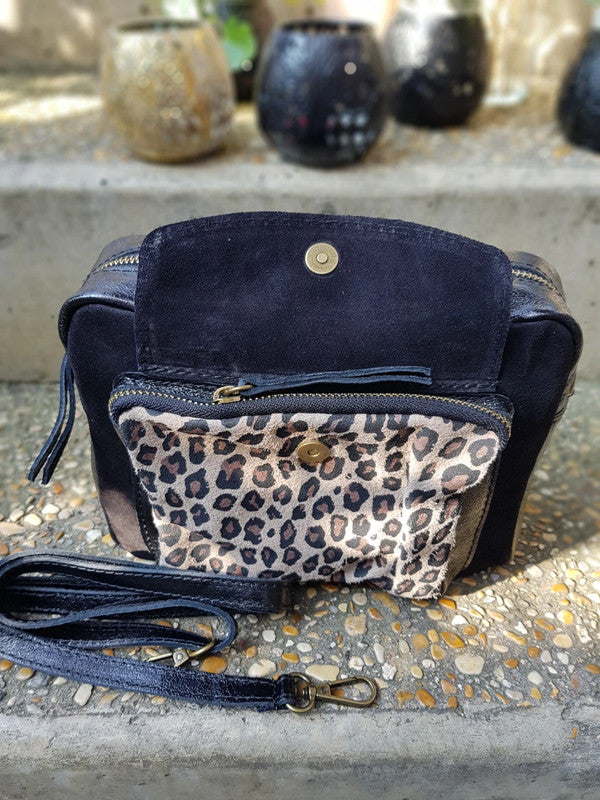     Poche avant à motif léopard