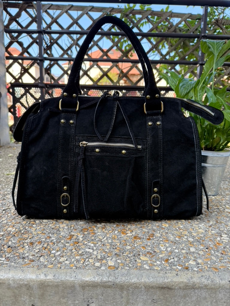     Sac à main femme Aurora grande capacité vue de face en cuir suédé noir