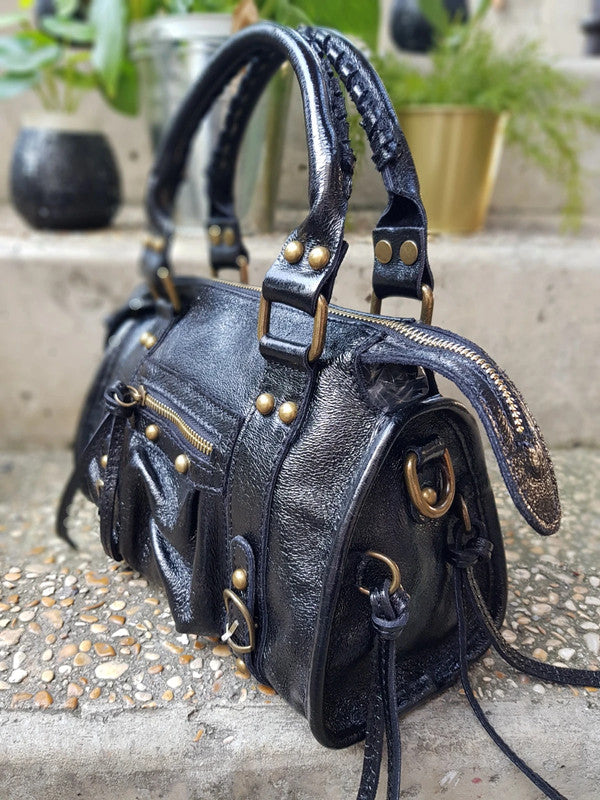 Sac à main femme Aurora vue trois quarts en cuir irisé noir