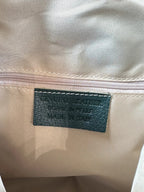     Détail de l’étiquette intérieure en cuir
