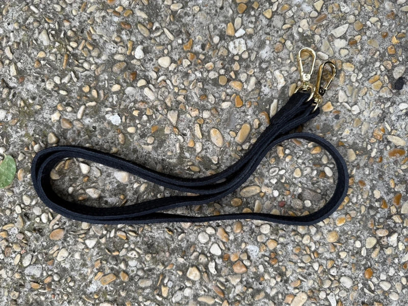     Détail de la bandoulière amovible Bianca