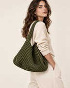Sac hobo femme Serafina en maille tricotée kaki fabriqué en Italie sur Model
